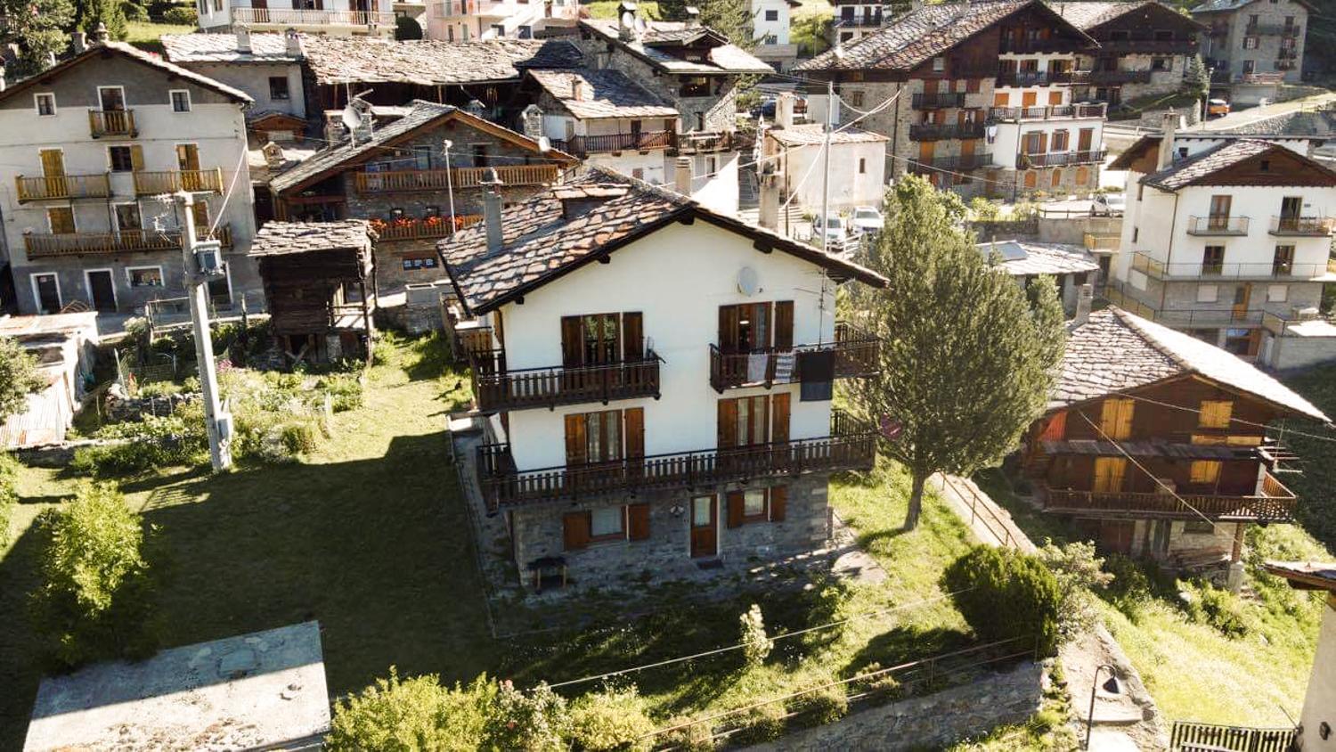 Relax & Sports -Cervinia- Maison Valtournenche Bagian luar foto